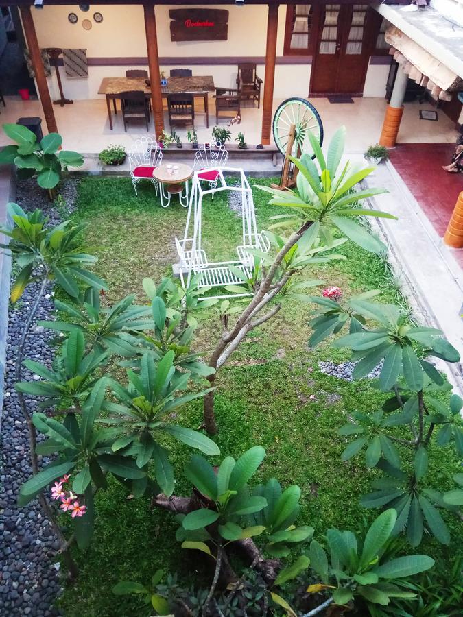 Doeloerkoe Homestay Surakarta  Ngoại thất bức ảnh