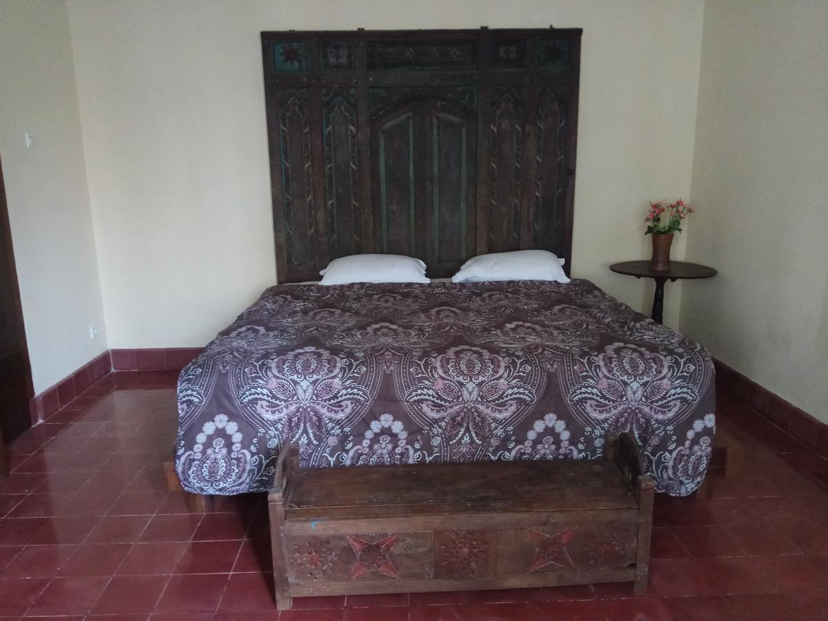 Doeloerkoe Homestay Surakarta  Ngoại thất bức ảnh