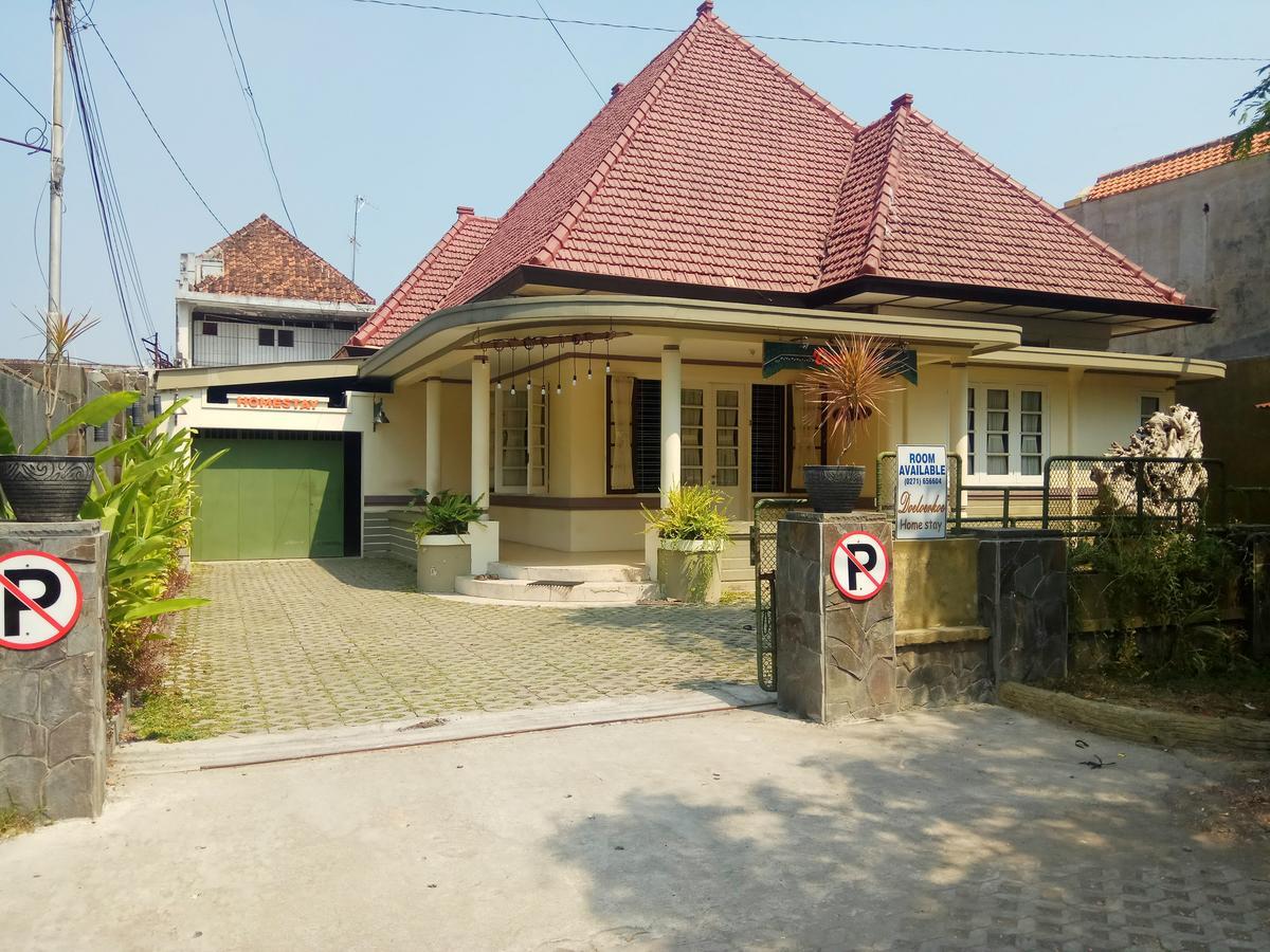 Doeloerkoe Homestay Surakarta  Ngoại thất bức ảnh