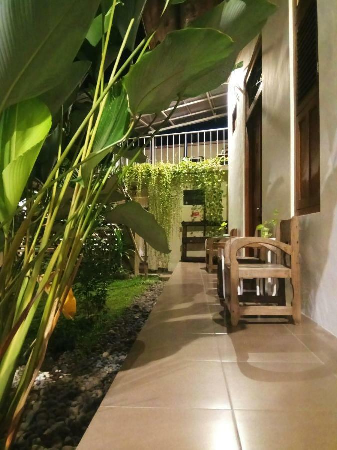 Doeloerkoe Homestay Surakarta  Ngoại thất bức ảnh