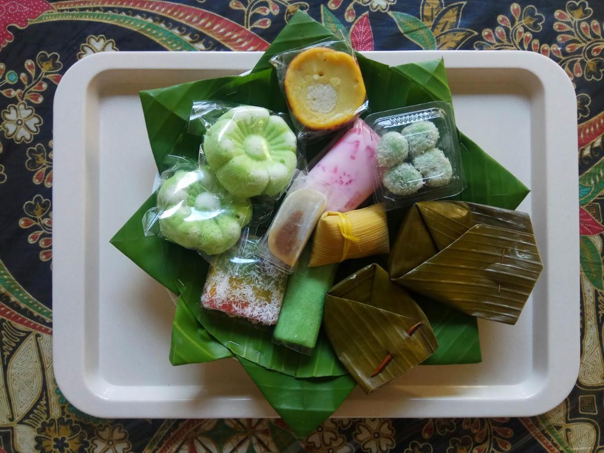 Doeloerkoe Homestay Surakarta  Ngoại thất bức ảnh